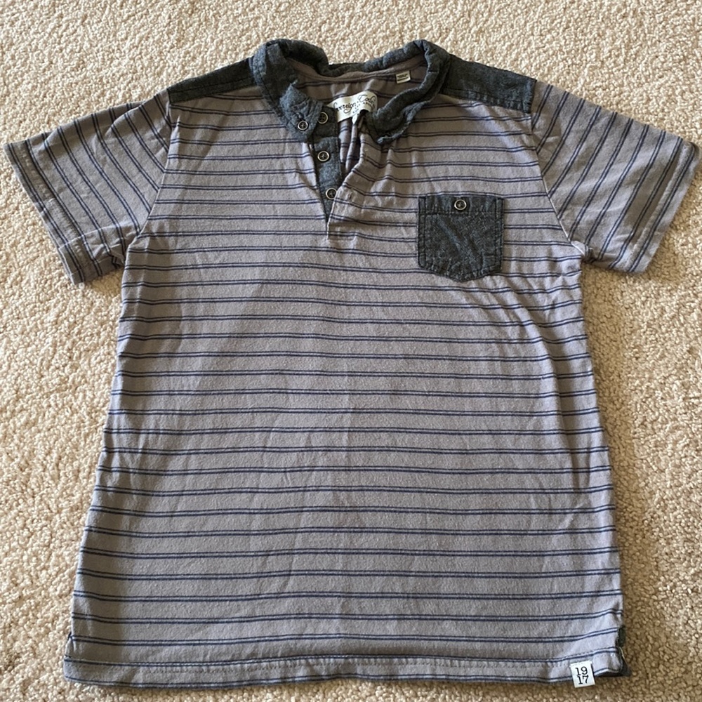 Boys size 7 collar shirt